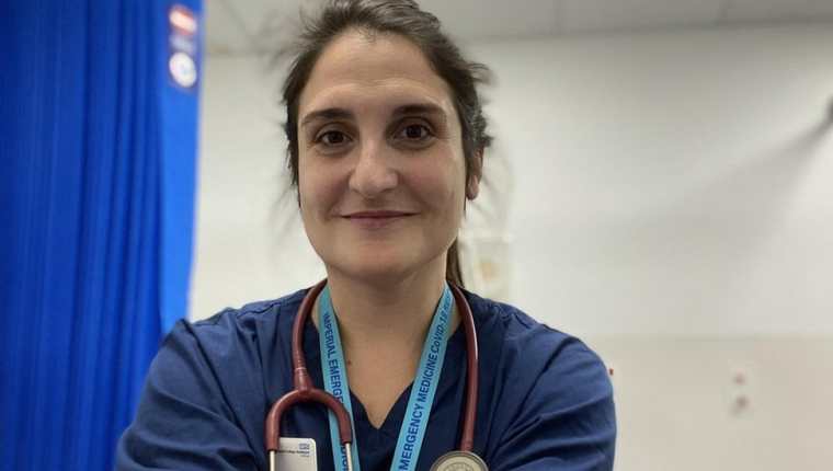 María Santomil, de 34 años, trabaja en el hospital de St. Mary's, en Londres, desde julio de 2014. María Santomil