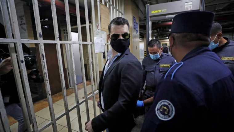 Ricardo Alberto Martinelli previo a ser extraditado a EE. UU. (Foto Prensa Libre: EFE)