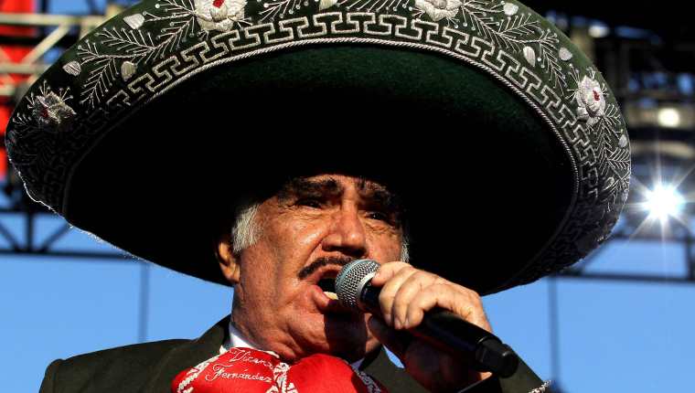 Vicente Fernández es considerado como el máximo exponente de la música regional mexicana. (Foto Prensa Libre: AFP)