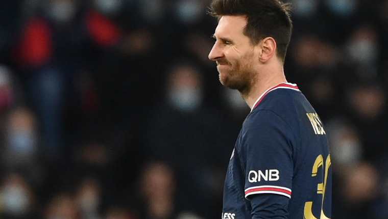 El jugador del Paris Saint-Germain Lionel Messi en el duelo liguero ante el AS Monaco en el Parc des Princes. (Foto Prensa Libre: AFP)