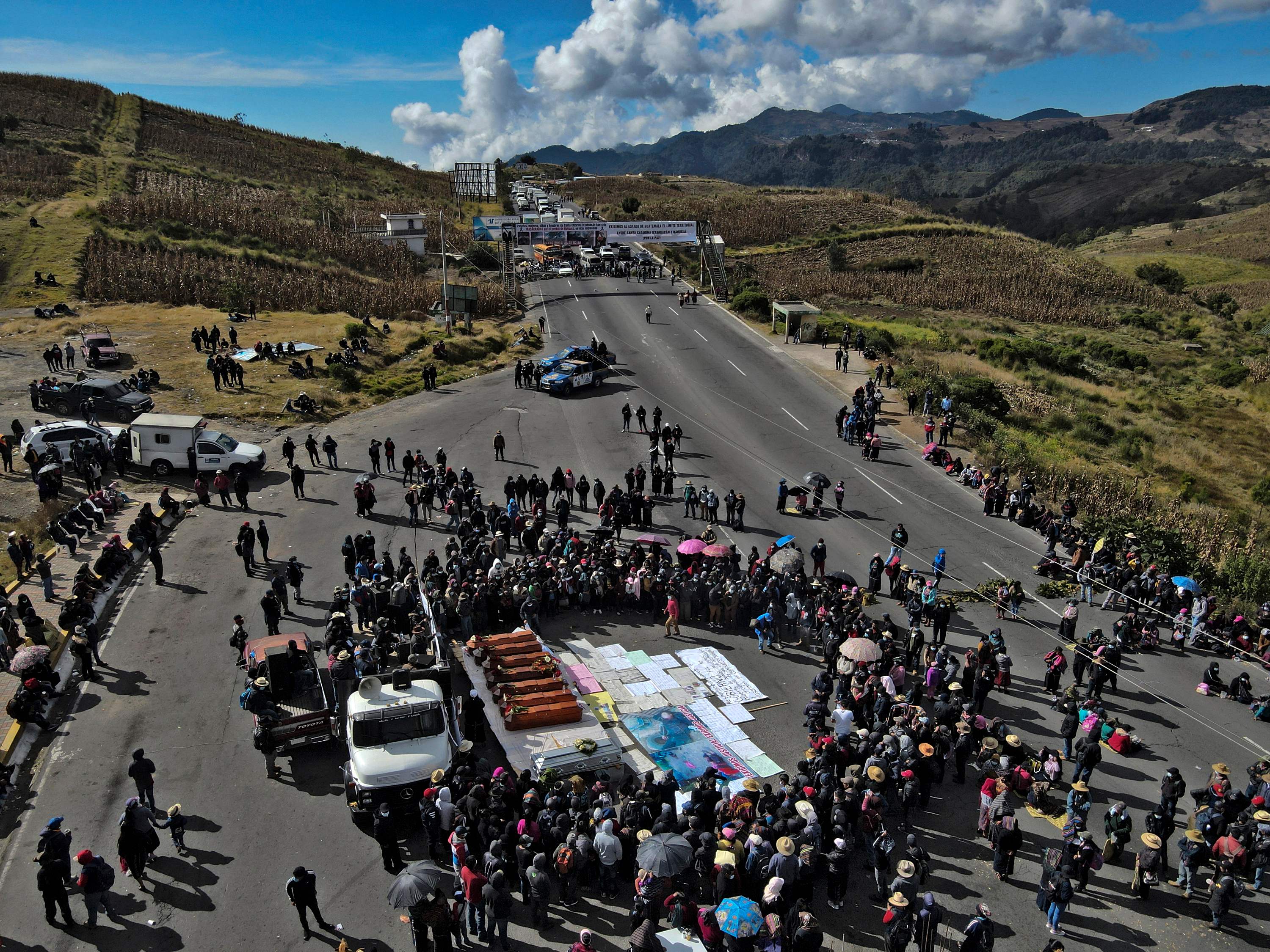 Los pobladores de Nahualá y Santa Catarina Ixtahuacán, Sololá, se han enfrentado históricamente por los linderos que se establecieron de nuevo en 1999. Autoridades han alertado presencia de crimen organizado en esta batalla. (Foto Prensa Libre: Prensa Libre).