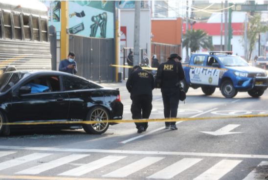 Matan a balazos a un piloto en el bulevar Los Próceres quien choca con un autobús