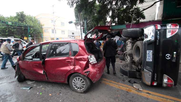 Los accidentes de tránsito se han incrementado en esta semana, según las PMT de distintos municipios. (Foto Prensa Libre: Hemeroteca PL)