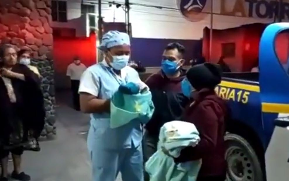Un bebé murió al ser ingresado en un centro asistencial de Amatitlán. (Foto Prensa Libre: Captura de pantalla)