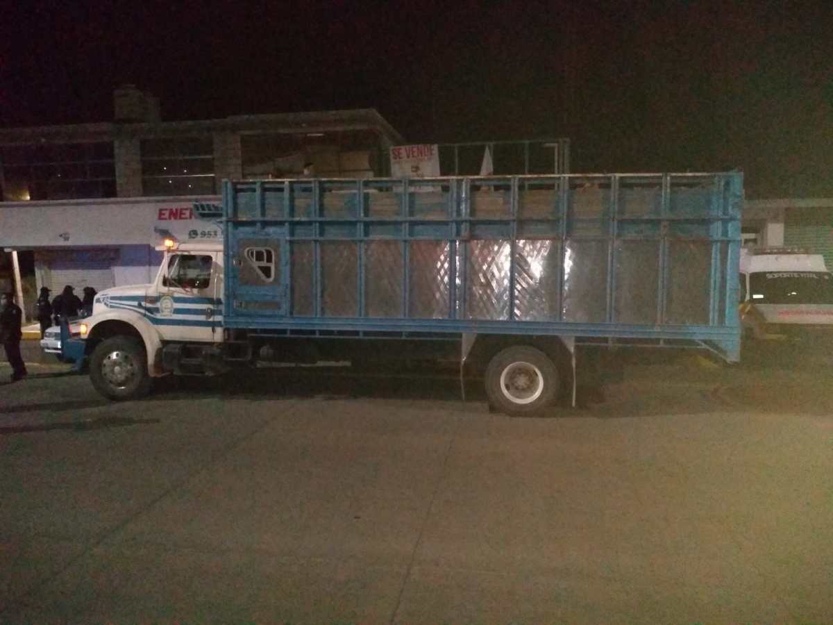 Crisis migratoria: México intercepta a 141 guatemaltecos que viajaban en un camión, hacinados en una caja