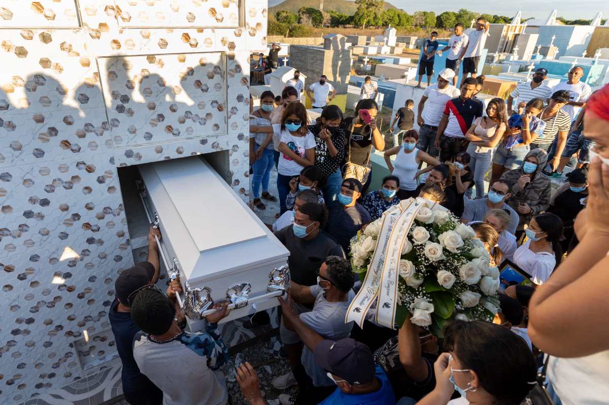 Llegan a República Dominicana los restos de dos migrantes muertos en accidente ocurrido en Chiapas