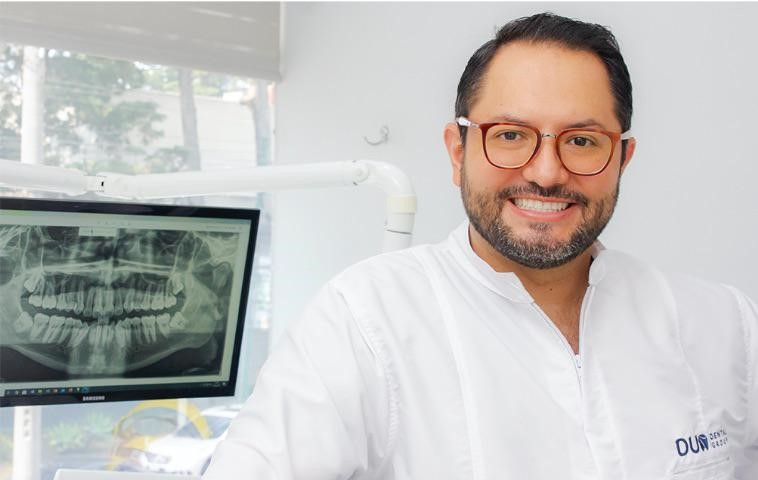 Dr. Mauricio Jegerlehner, Especialista en Prótesis y Estética Dental