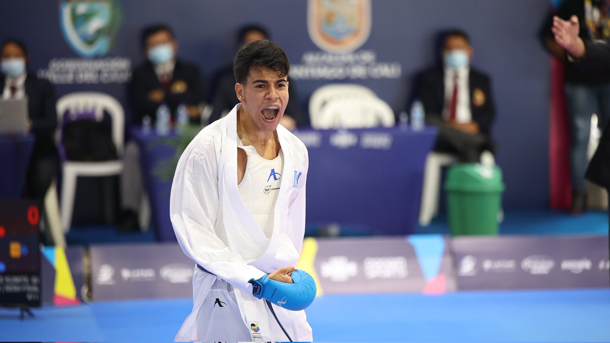 Karate Carlos Chacón se queda con la plata en el Panamericano Junior de Cali. (Foto COG).