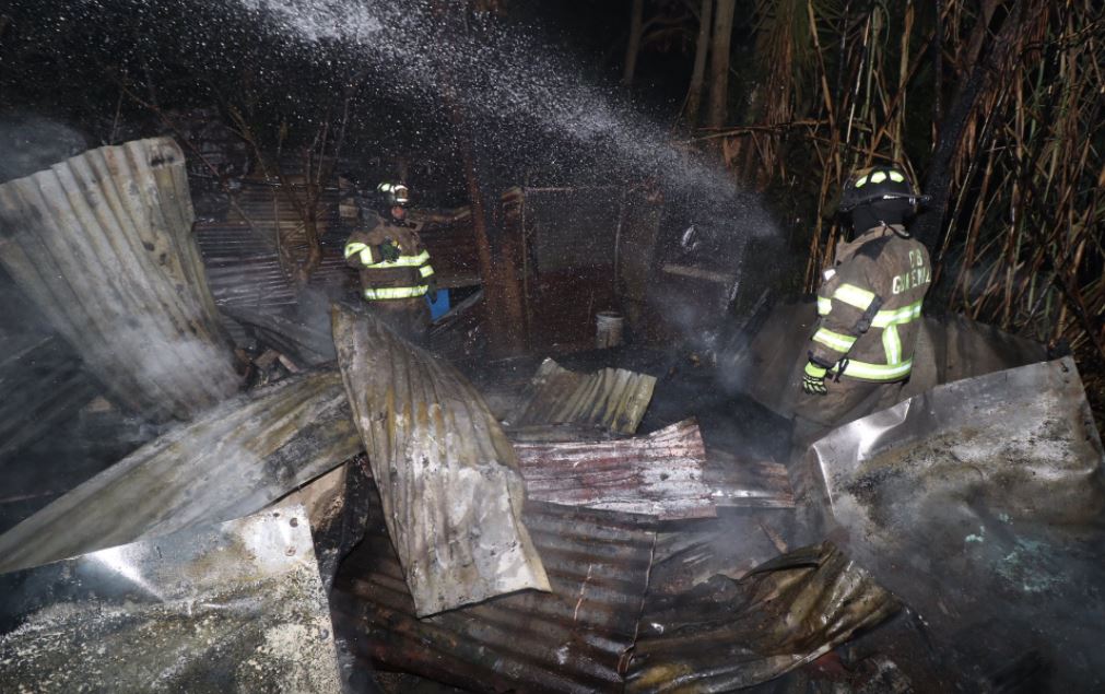 Incendios, heridos de bala, accidentes de tránsito y personas quemadas durante las últimas horas reportan bomberos