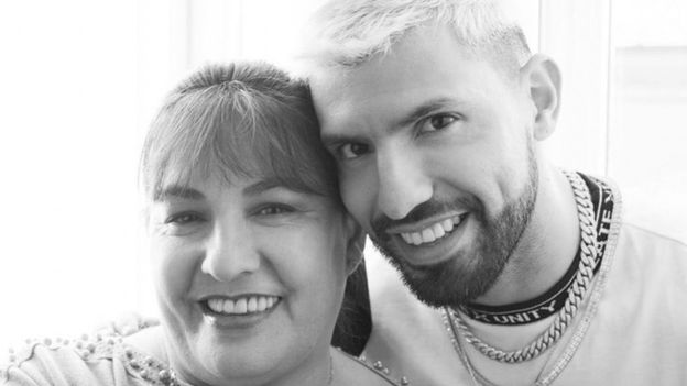 Adriana Agüero, mamá del Kun, le dedicó un emotivo mensaje en su cuenta de Instagram por motivo de su retiro del futbol profesional. Foto Instagram Adriana Agüero.