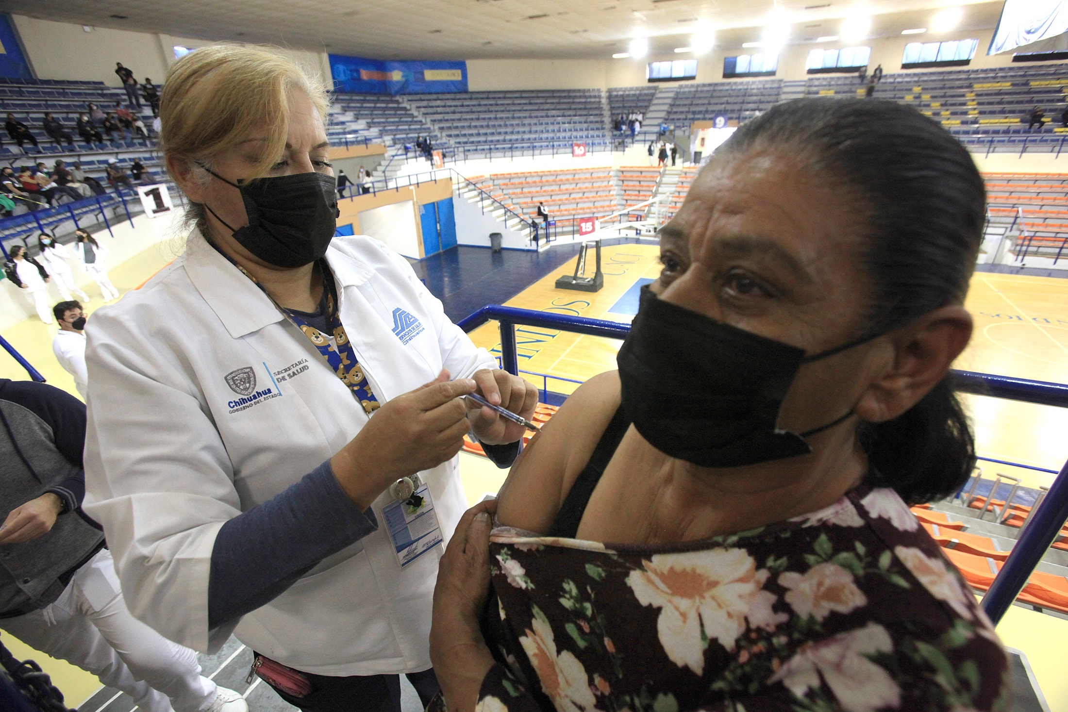 México es uno de los países más afectados del mundo por el coronavirus, con 3.9 millones de contagios y 294 mil 700 muertos. (Foto Prensa Libre: EFE)
