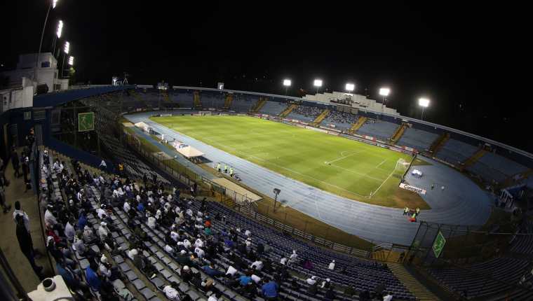 Este miércoles 16 de febrero será la primera vez que se use el VAR en el estadio Doroteo Guamuch Flores en el juego entre Guastatoya y León. Foto Prensa Libre: Juan Diego González. 