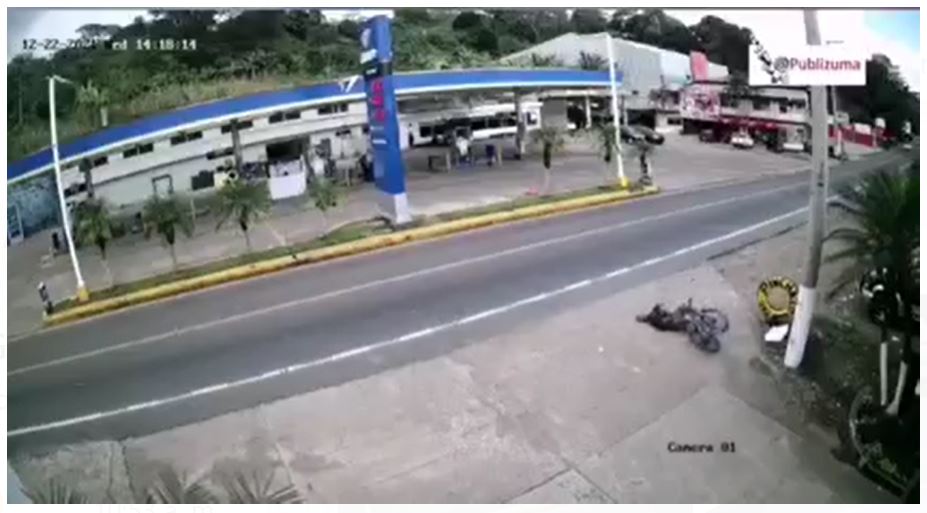 Édgar Rolando Valenzuela, de 48 años, murió de un aparente paro cardiaco en Barberena, Santa Rosa. (Foto Prensa Libre: Captura de Pantalla)