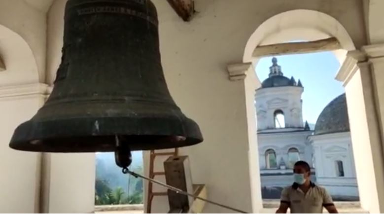 La campana más grande de Centroamérica en la Catedral de Esquipulas fue utilizada en la conmemoración de los acuerdos de paz. (Foto: Cortesía)