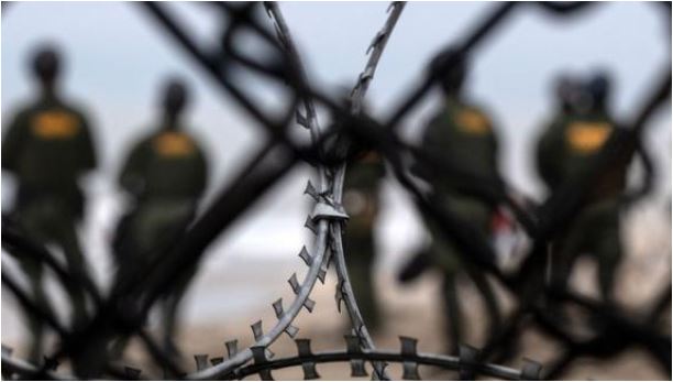 Tijuana, que cuenta con una de las fronteras más transitadas del mundo, es sacudida desde hace años por hechos violentos ligados a ajustes del crimen organizado. (Foto Prensa Libre: AFP)