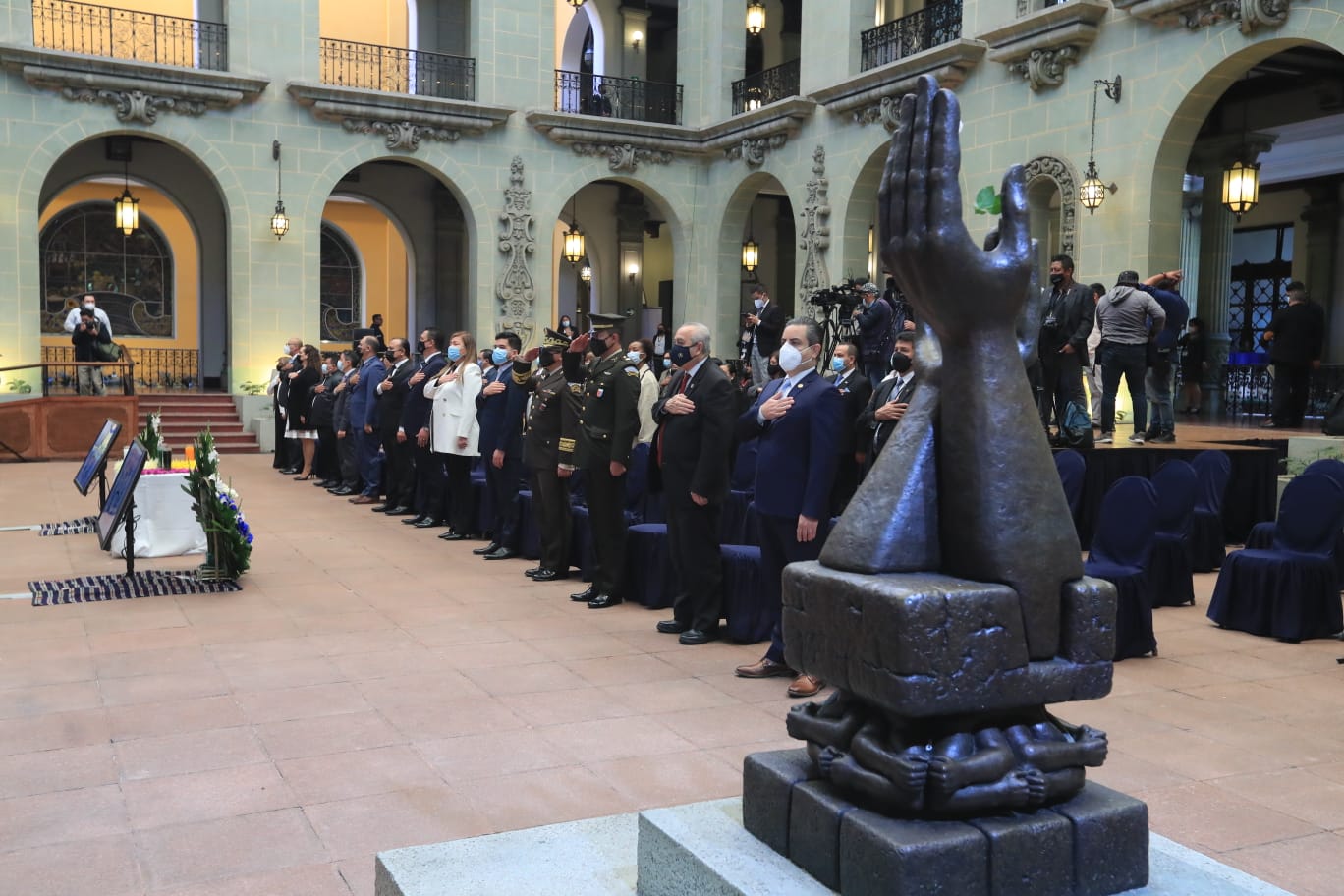 Sin la presencia de Giammattei y de los presidentes del Congreso y la CSJ se conmemora el 25 aniversario de la firma de la paz