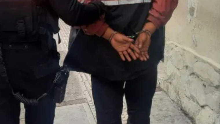 El hombre fue detenido por la PNC en la zona 1. (Foto Prensa Libre: PNC con fines ilustrativos) 