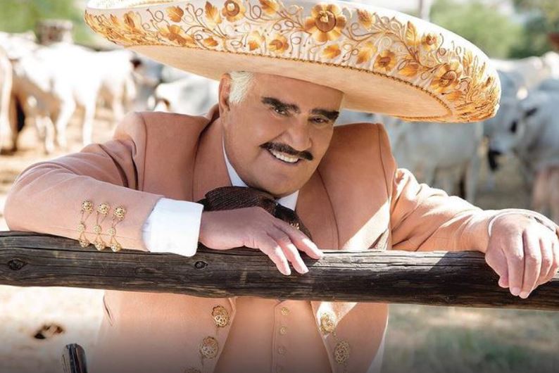 El estado de salud de Vicente Fernández es delicado, dice su hijo mayor. (Foto: Instagram)