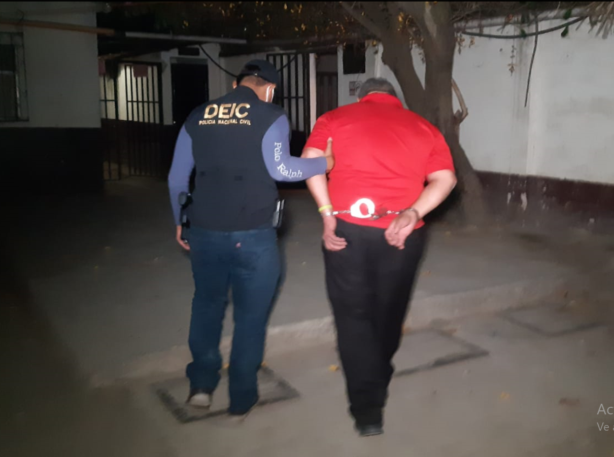 Hombre es capturado con fines de extradición por asesinato e intento de asesinato