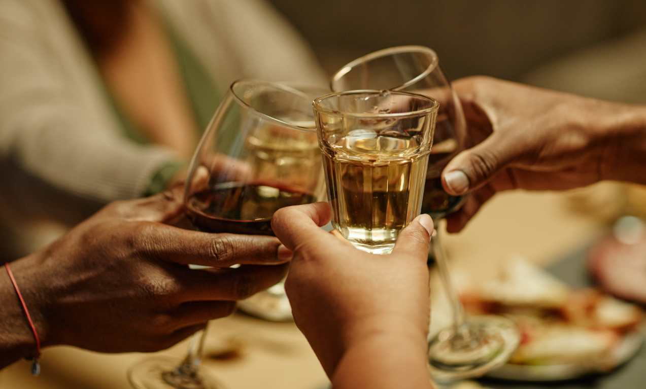 La ley seca no cambiará durante Navidad y Año Nuevo. (Foto Prensa Libre: Freepik) 