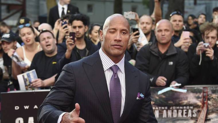 Dwayne “La roca” Johnson sorprendió a su madre con un lujoso regalo y conmovió a cibernautas. (Foto Prensa Libre: Hemeroteca PL)