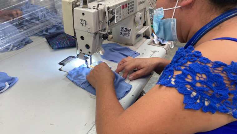 Guatemala se ha especializado en la elaboración de prendas de vestuario con alto valor agregado que despacha a EE. UU. (Foto Prensa Libre: Hemeroteca)  