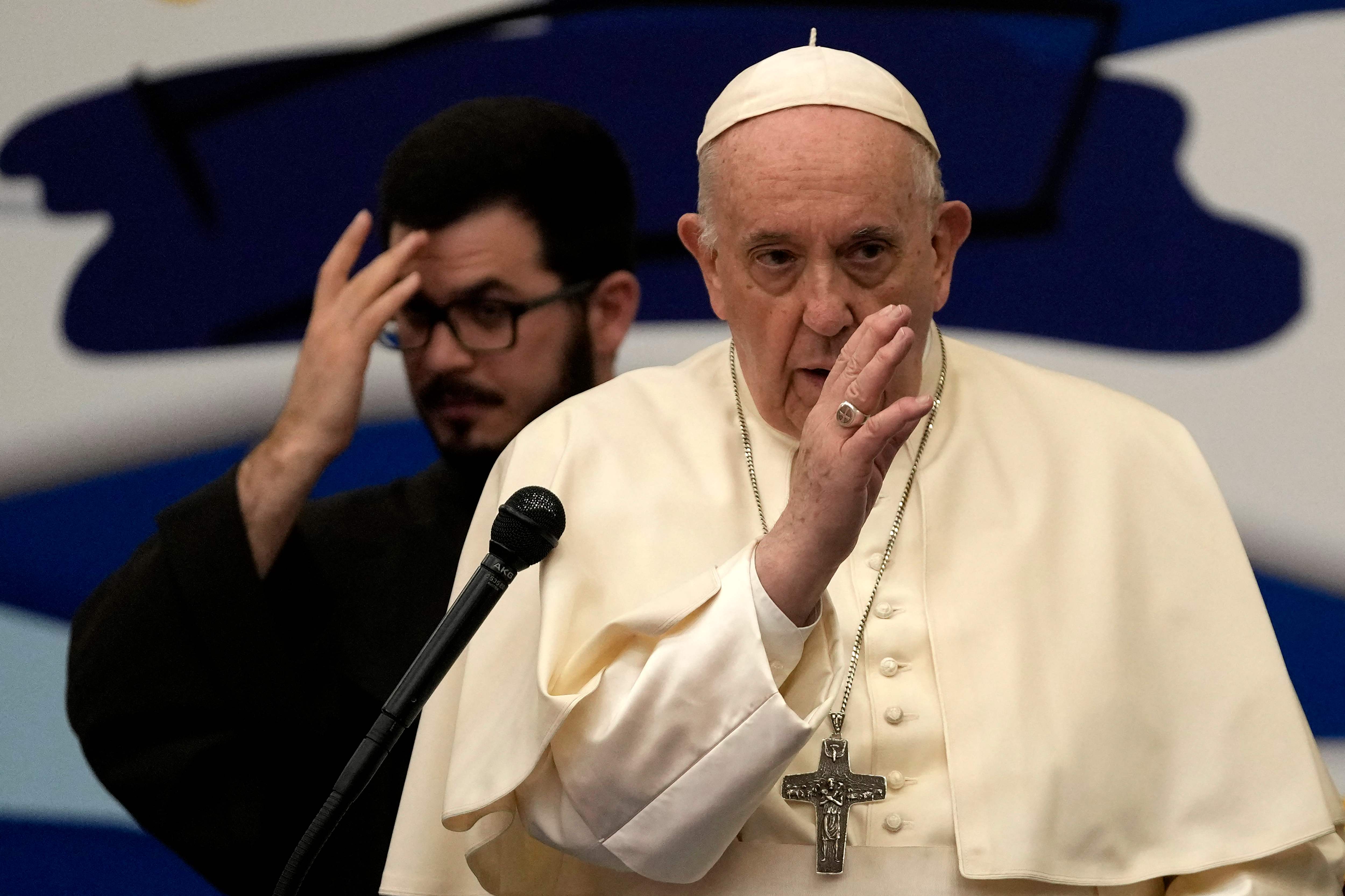 El papa Francisco se mostró "vivamente apenado" al conocer la "dolorosa noticia" del accidente de tráfico de un camión en el que perdieron la vida migrantes en el estado mexicano de Chiapas. (Foto Prensa Libre: AFP)
