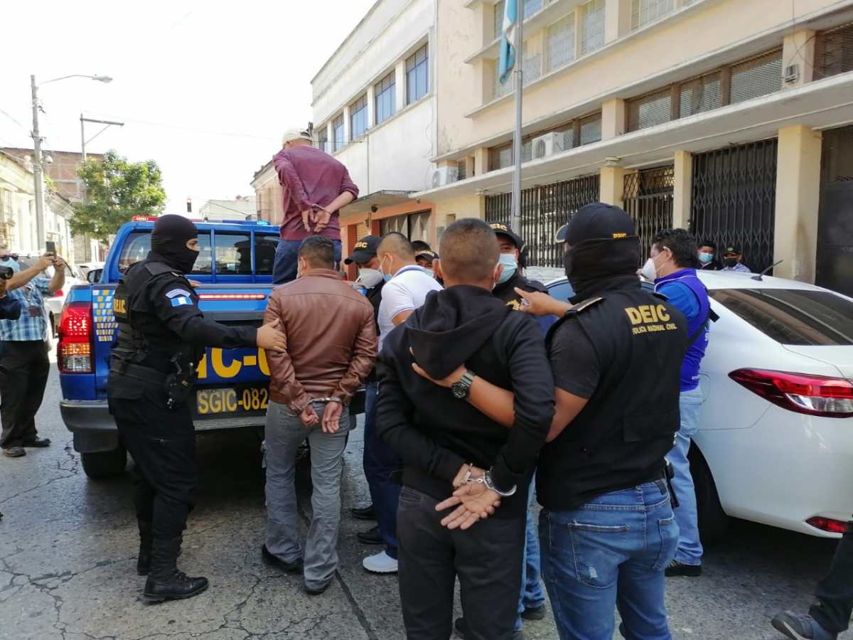Detenidos nueve agentes penitenciarios, entre ellos el director y alcaide de prisión, por fuga de reo extraditable