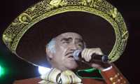 Los mexicanos lamentan la muerte de Vicente Fernández. (Foto Prensa Libre:)

