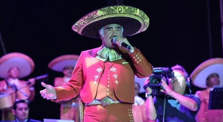 Vicente Fernández en concierto