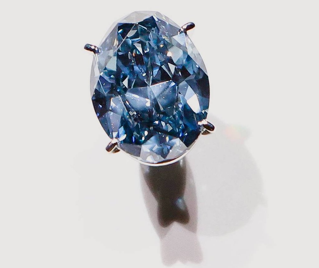 El deslumbrante y casi impecable Okavango Blue Diamond está expuesto por primera vez en el Museo Americano de Historia Natural en Nueva York. (GETTY IMAGES)