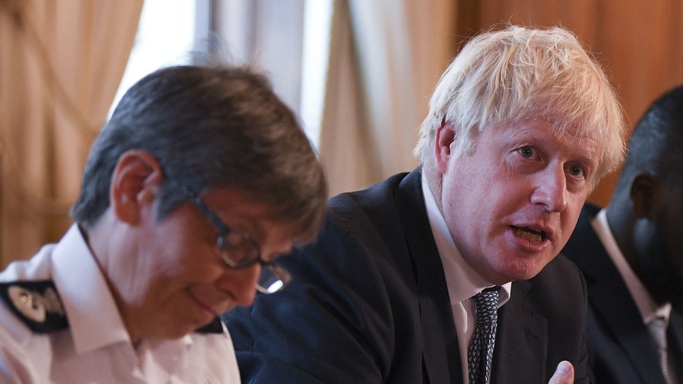 Boris Johnson: 4 revelaciones del informe sobre las “fiestas” de su gobierno durante el confinamiento