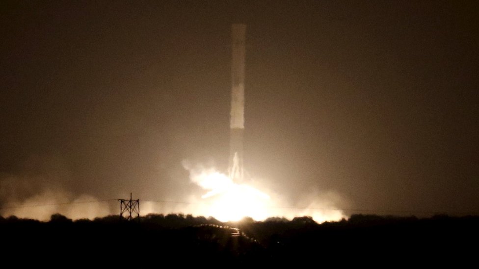 SpaceX: un cohete de la empresa de Elon Musk está en trayectoria de colisión con la Luna