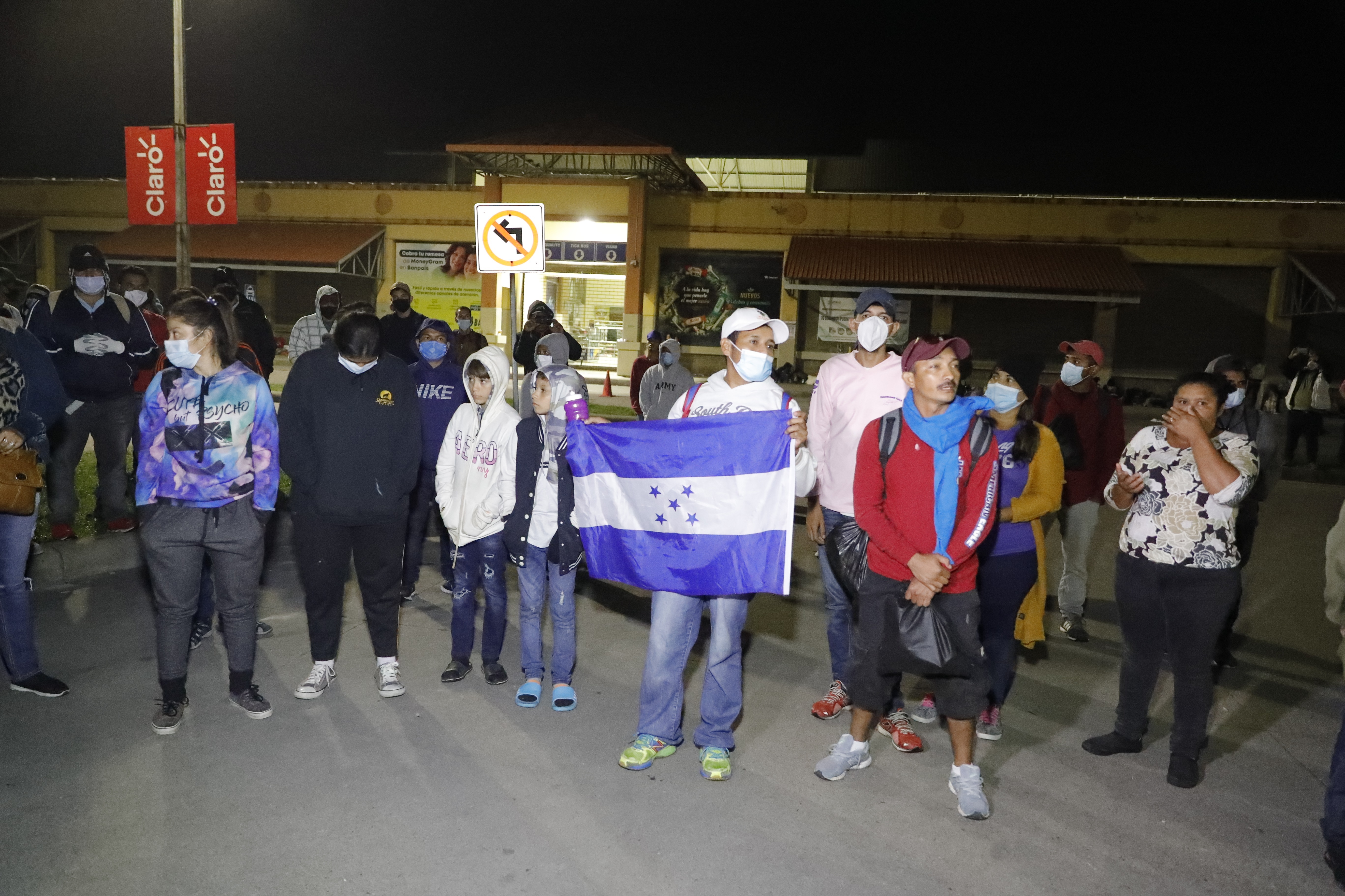 Caravana de migrantes de Honduras, que salió de ese país que salió de San Pedro Sula este 2022. (Foto Prensa Libre: EFE)