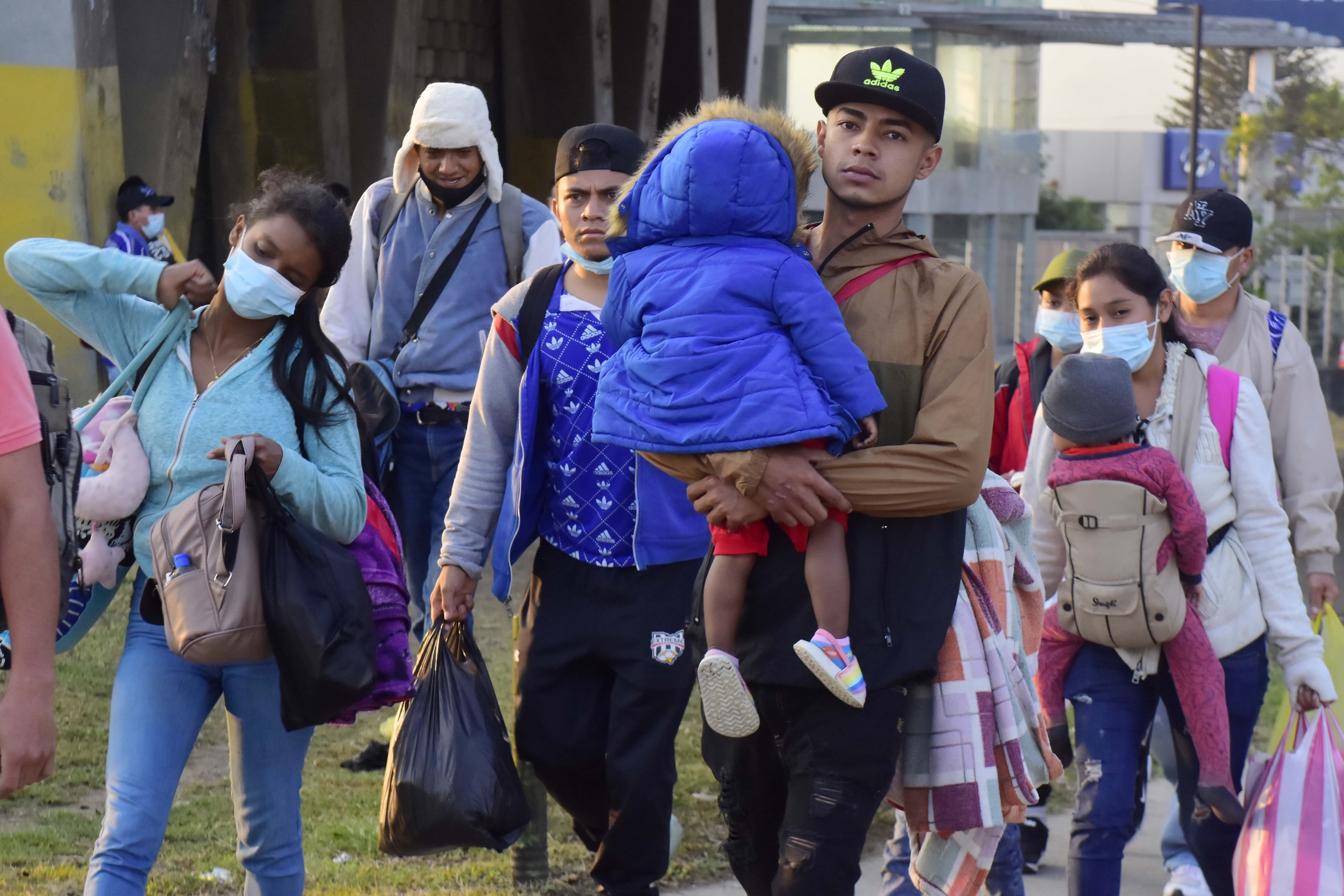 La migración irregular desde Centroamérica hacia EE. UU. se ha incrementado un año después de que el presidente de EE. UU., Joe Biden, ordenara atacar las raíces de este mal. (Foto Prensa Libre: EFE)