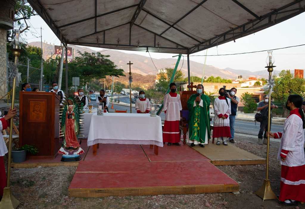 “Iban en busca de un vida mejor”: celebran misa en honor de migrantes víctimas de accidente en Chiapas