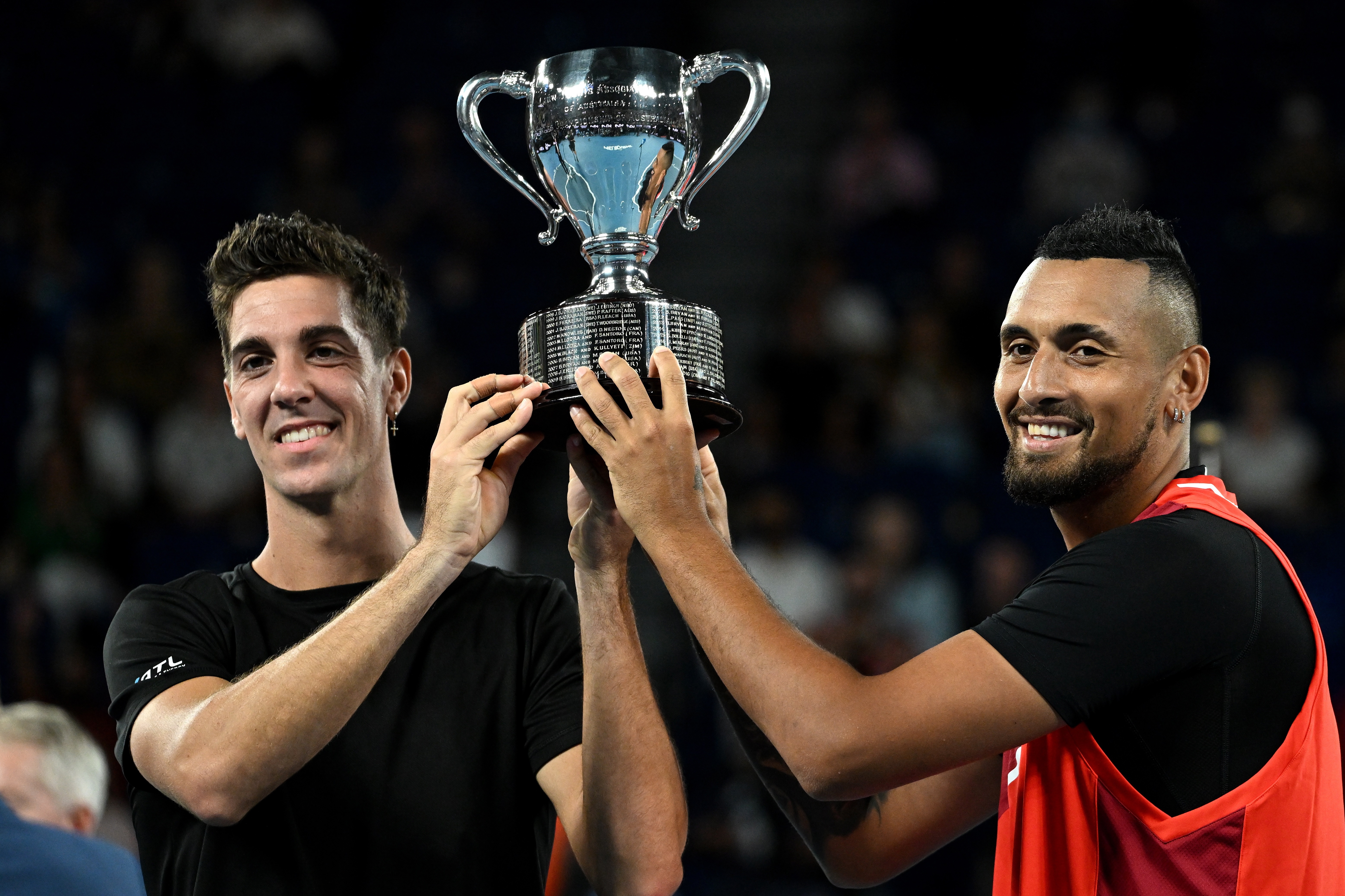 Kyrgios y Kokkinakis ganan la final de dobles del Abierto de Australia