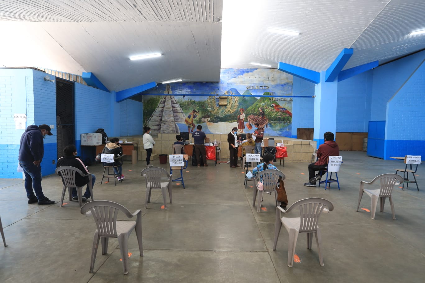 Guatemala continúa como uno de los países más rezagados del continente en vacunación con el 27% de su población inoculada