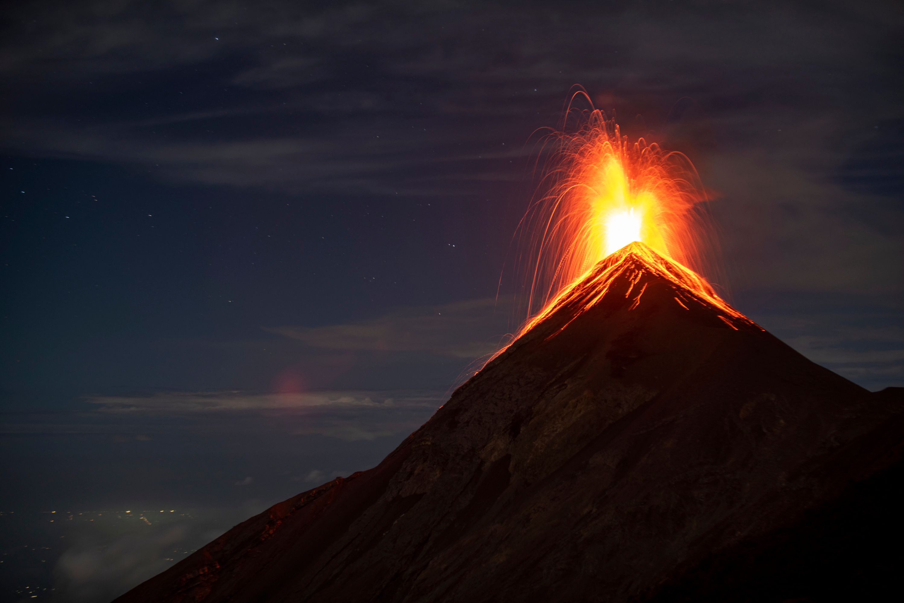 Erupción del Volcán de Fuego. (Foto Prensa Libre: AFP)