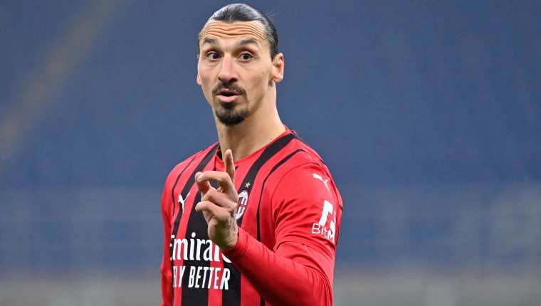El delantero del AC Milan Zlatan Ibrahimovic reacciona durante el partido de la Serie A ante Juventus. (Foto Prensa Libre: AFP)