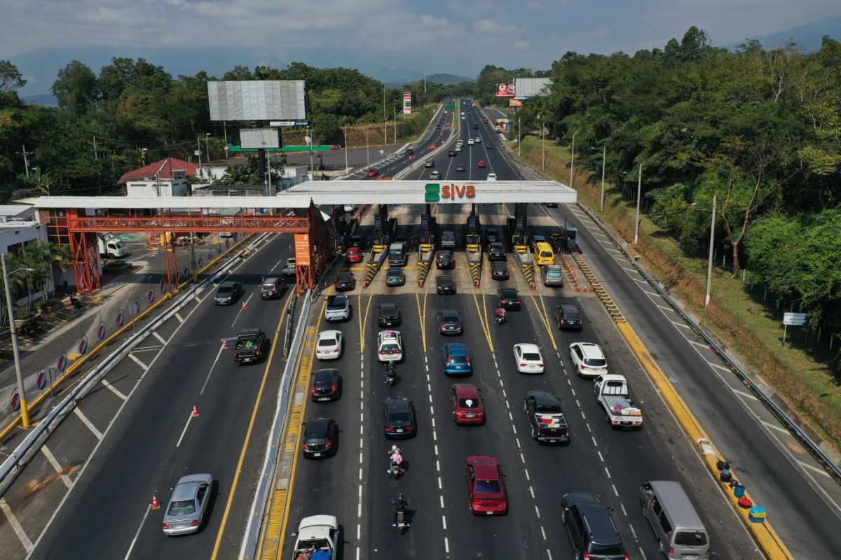 Masivo retorno de viajeros por Año Nuevo 2022 provoca afluencia de 61 mil vehículos en el peaje Palín-Escuintla