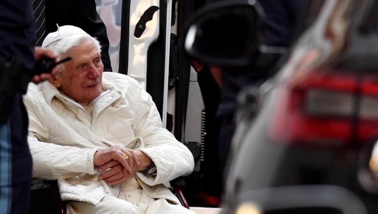 “Se ha producido un agravamiento por el avance de la edad”: confirman deterioro en el estado de salud del papa Benedicto XVI