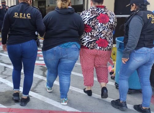 Capturan a tres personas en Mixco por el crimen contra un hombre. (Foto Prensa Libre: PNC)