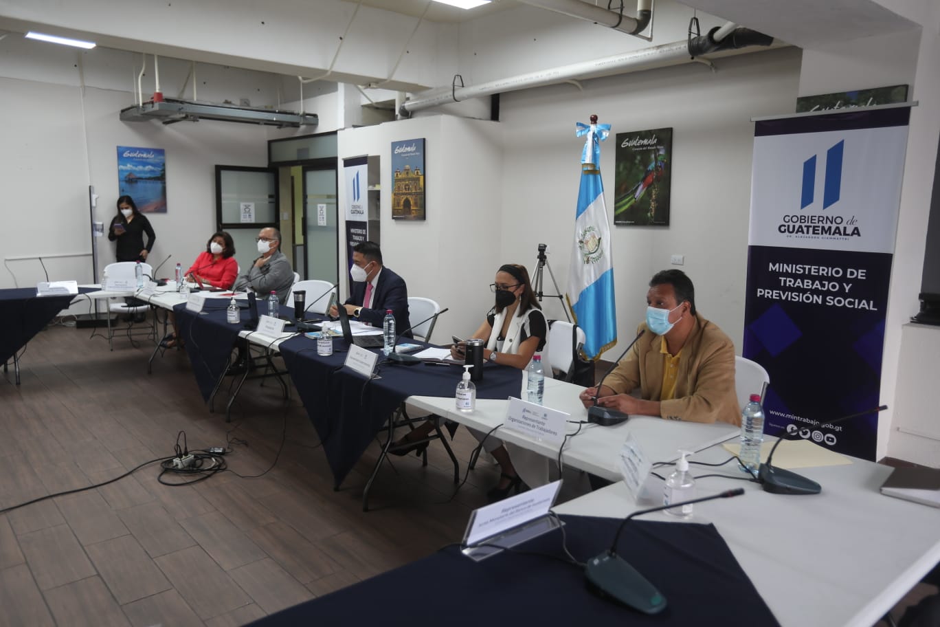 Los sectores son convocados cada año para integrar las comisiones paritarias para discutir el salario mínimo, además de la Comisión Nacional del Salario. (Foto, Prensa Libre: Hemeroteca PL).