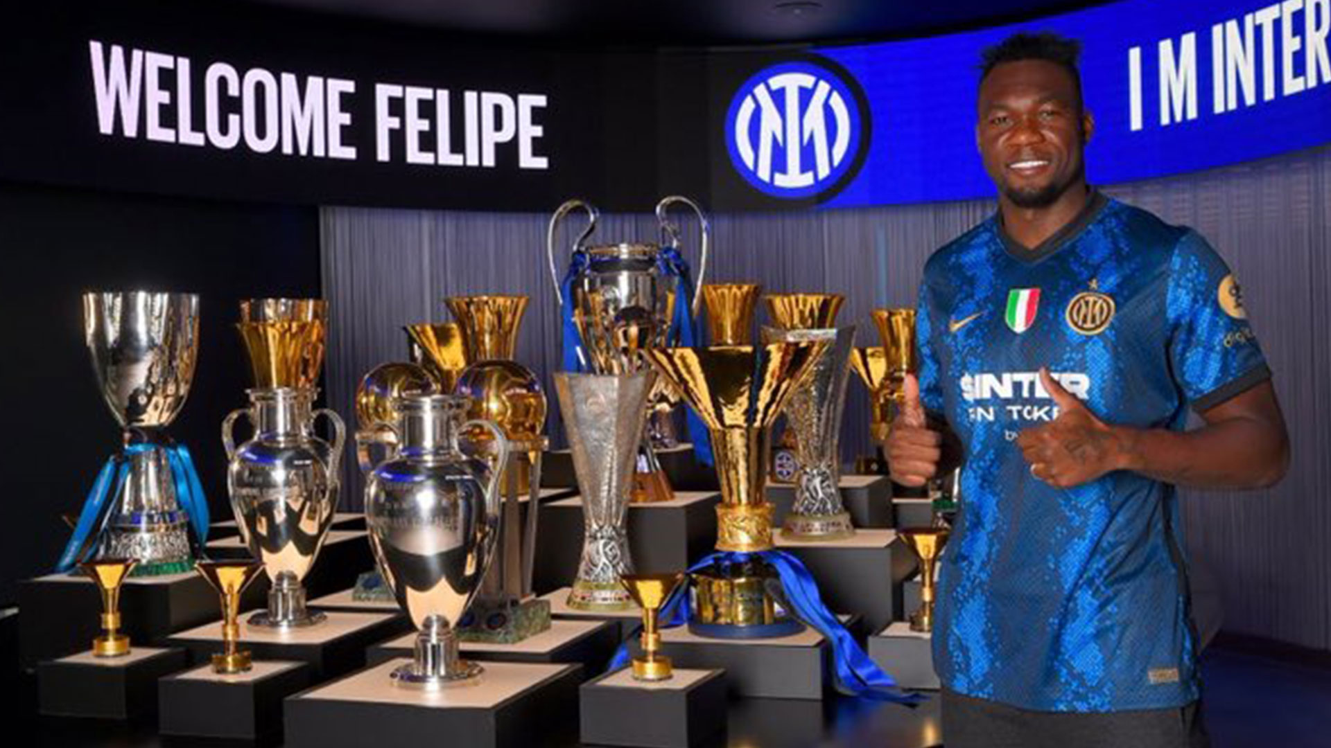 El ecuatoriano Felipe Caicedo siendo presentado con su nuevo equipo el Inter de Milán. (Foto Prensa Libre: Twitter)