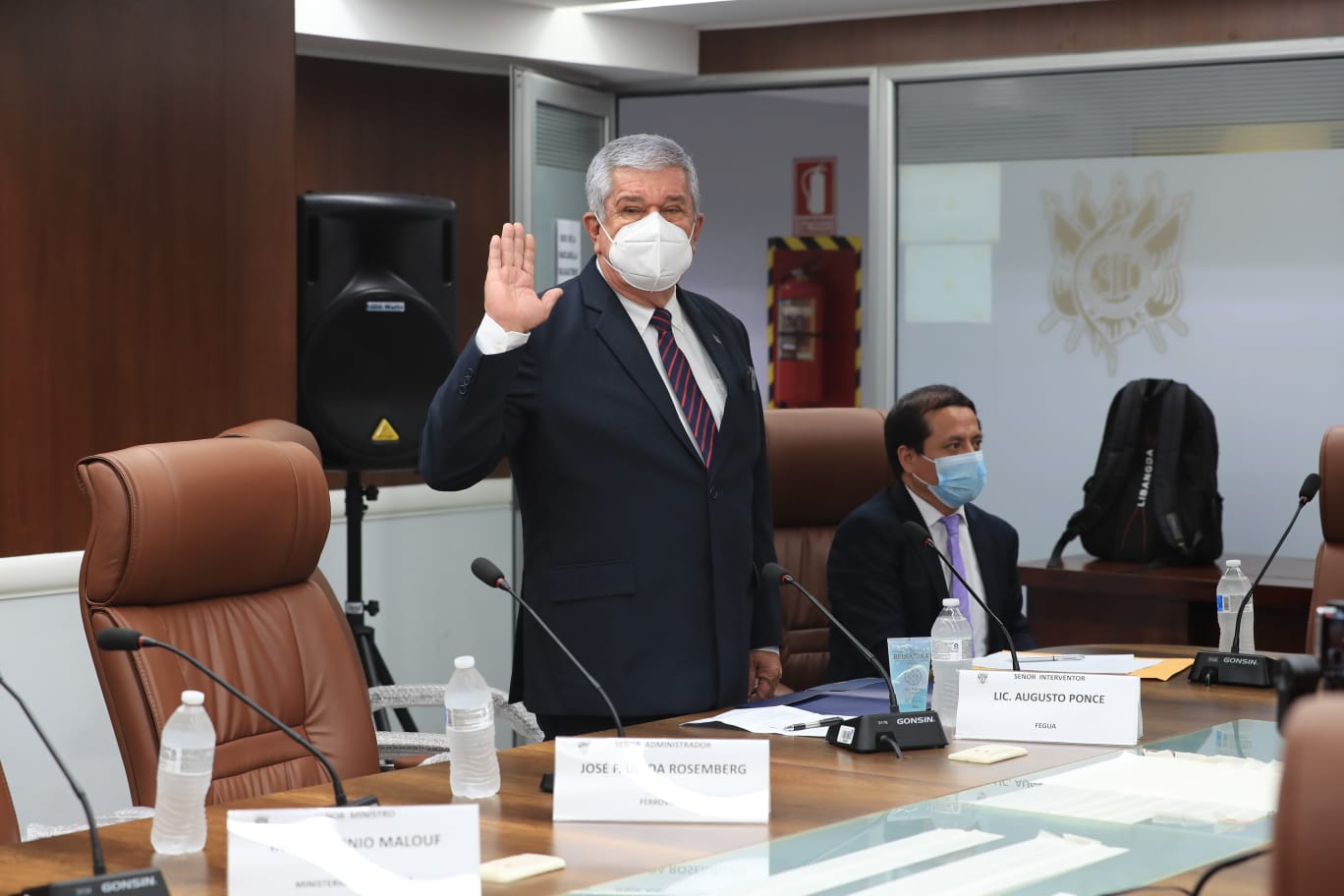 Augusto Ponce, interventor de Fegua, negó, bajo juramento, desconocer el contenido del contrato del proyecto Ferrocarril Bicentenario. (Foto Prensa Libre: Elmer Vargas)