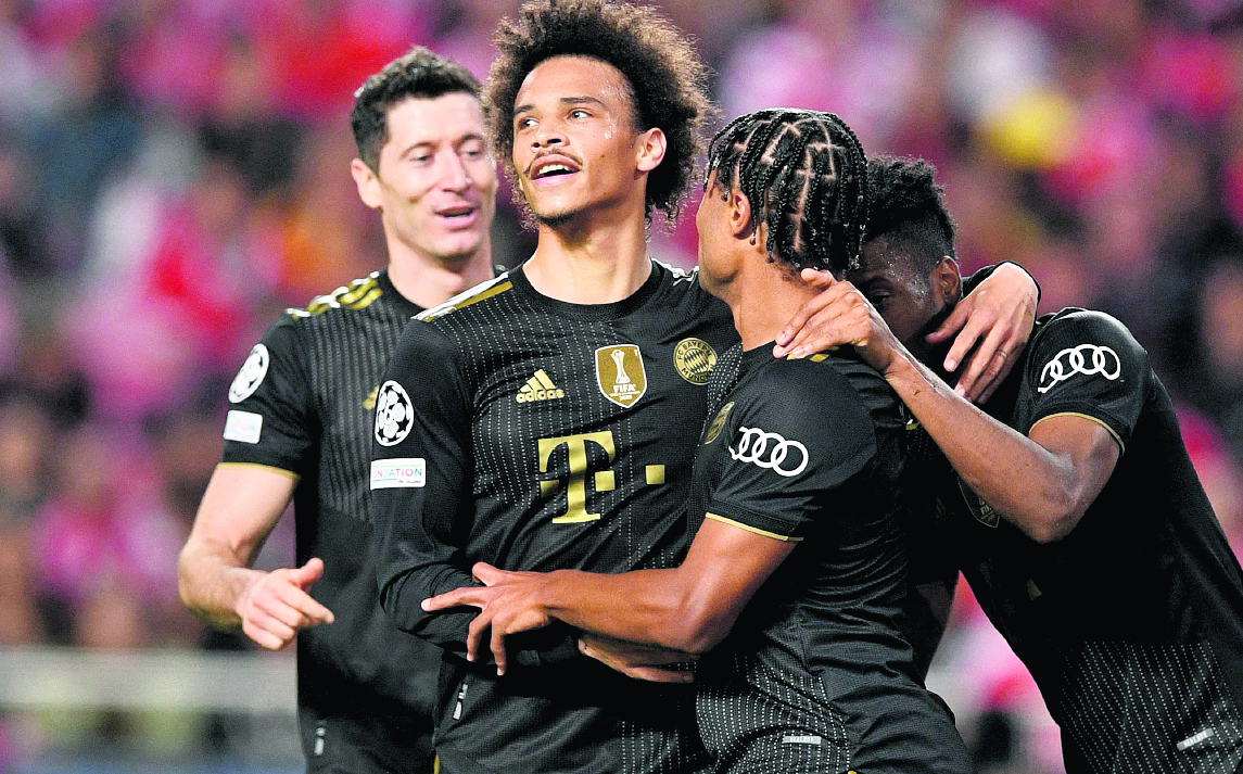 Leroy Sané, jugador del Bayern Múnich, se une a la lista de jugadores que dieron positivo al covid-19. (Foto Prensa Libre: Hemeroteca PL)