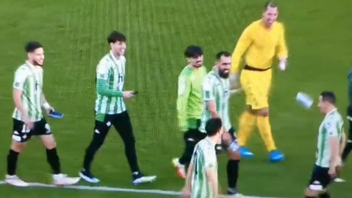 VIDEO | El polémico gesto de Andrés Guardado después de ganarle con el Betis al Sevilla