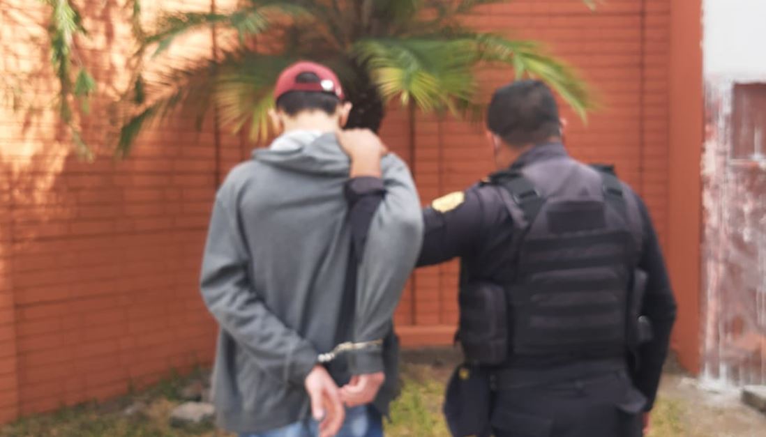 Marcos Josué Veliz fue capturado en Mixco señalado de la muerte de su madre. (Foto Prensa Libre: Cortesía)