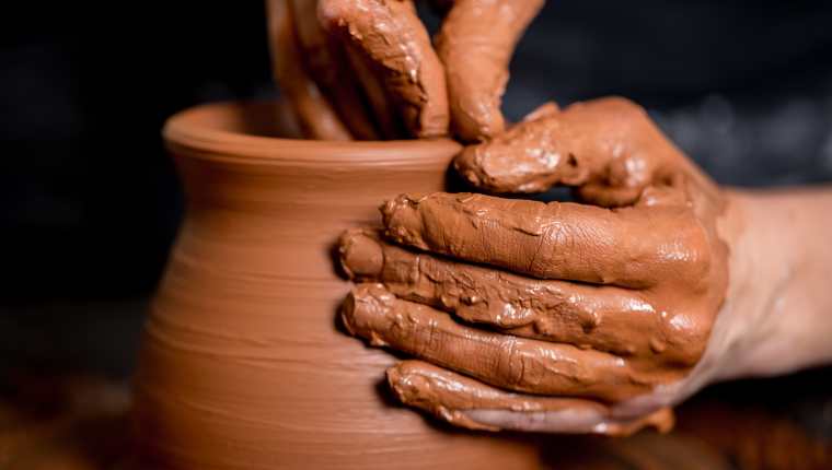 La cerámica implica facultades motoras y creativas. 
(Foto Prensa Libre: Shutterstock)
